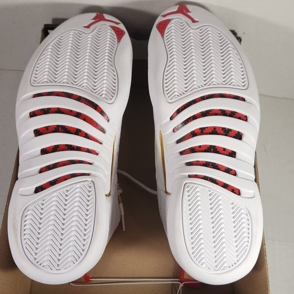 Men's Air Jordan 12 FIBA - Picture 4 of 10